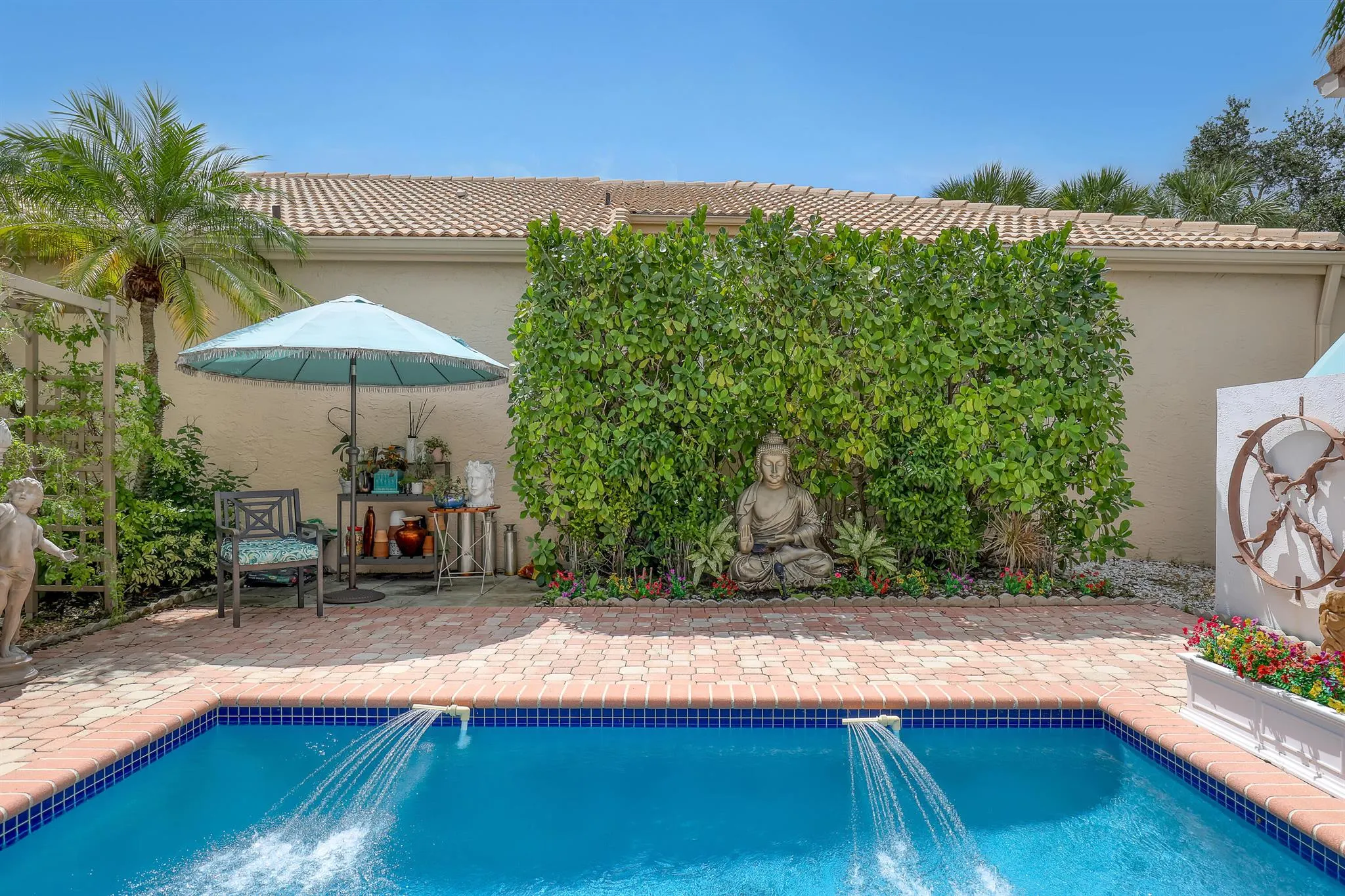 2076 Cezanne Road