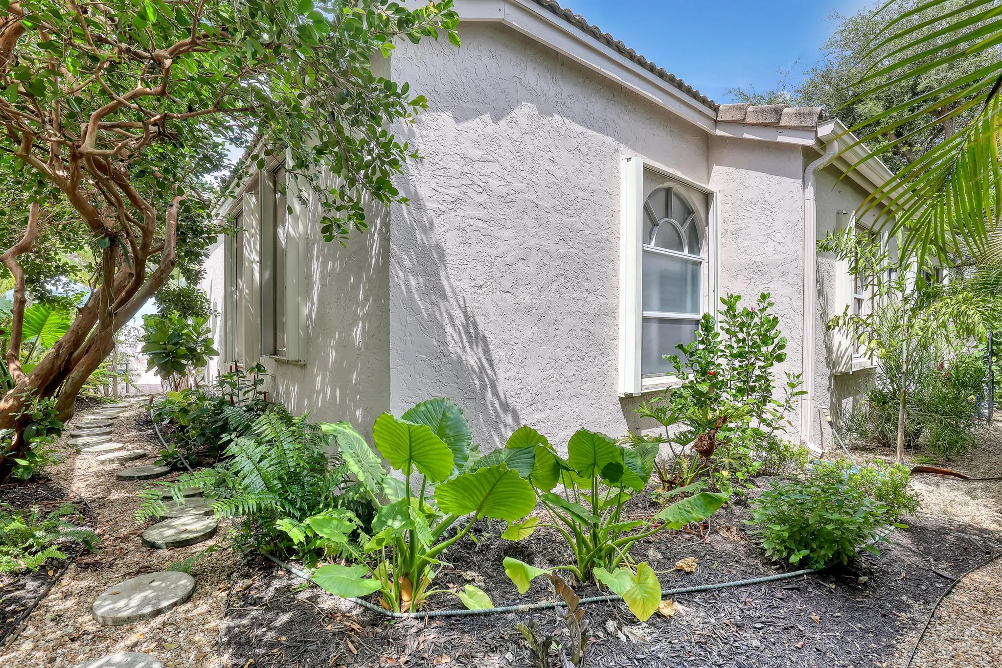 2076 Cezanne Road