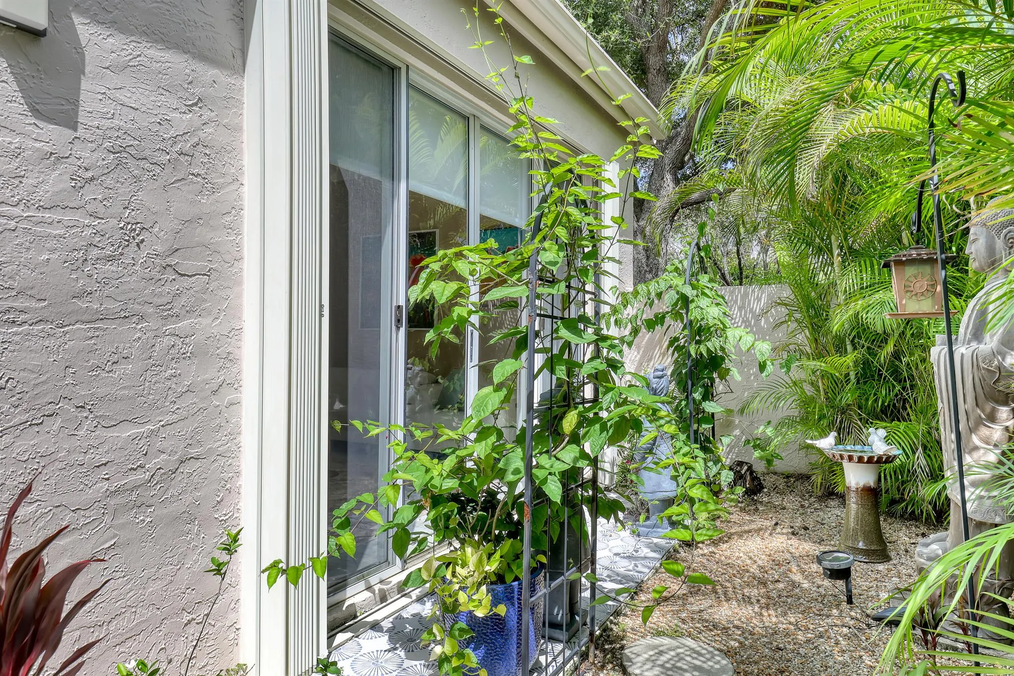 2076 Cezanne Road