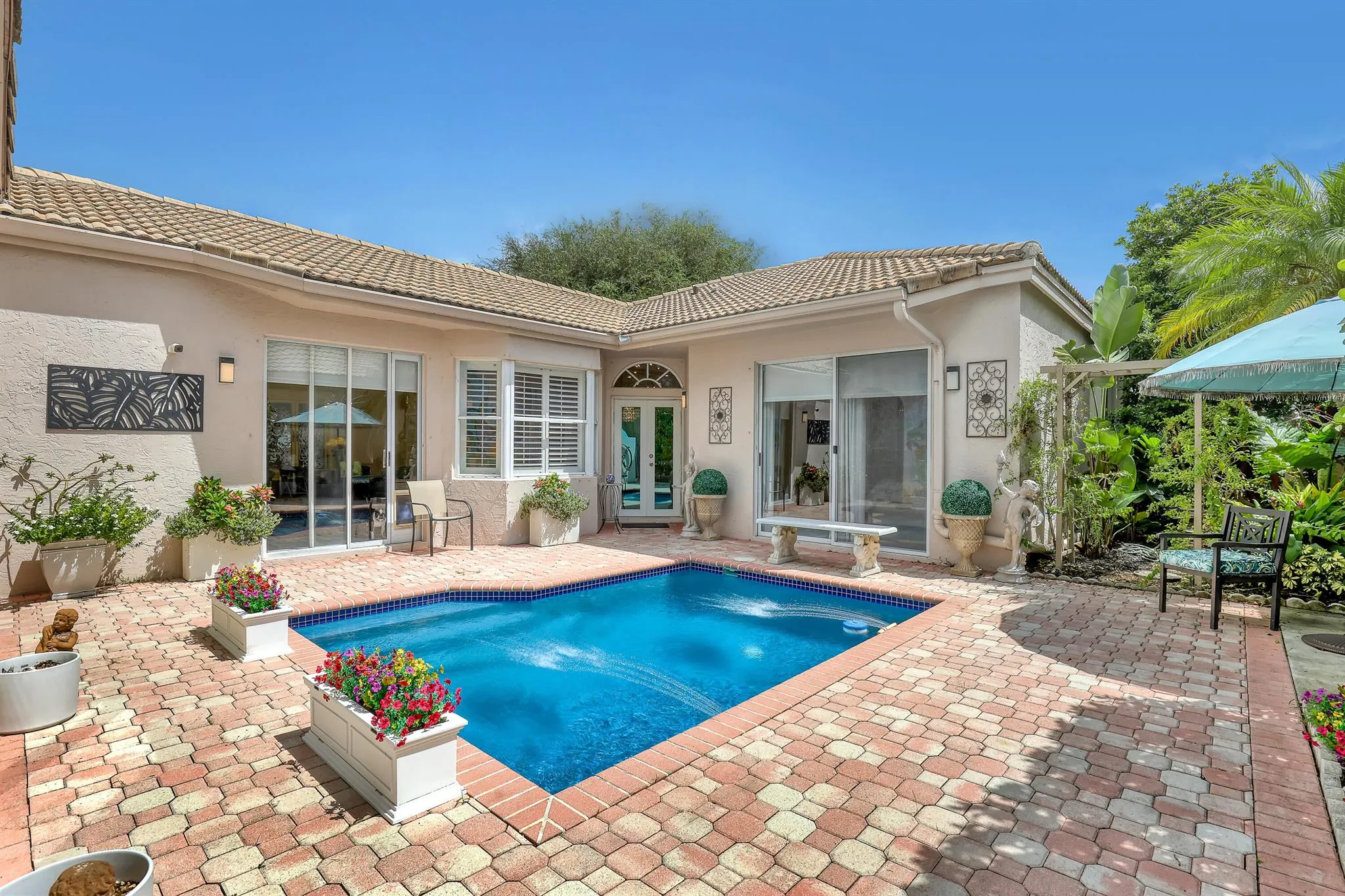2076 Cezanne Road