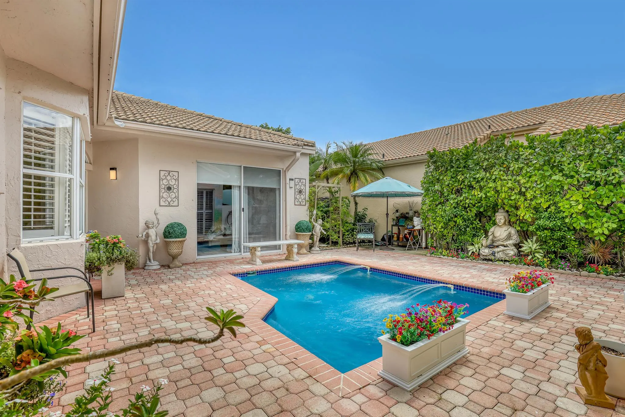 2076 Cezanne Road