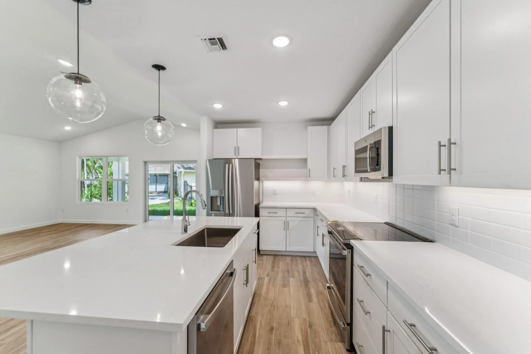 808 SW Trouville Avenue, #47