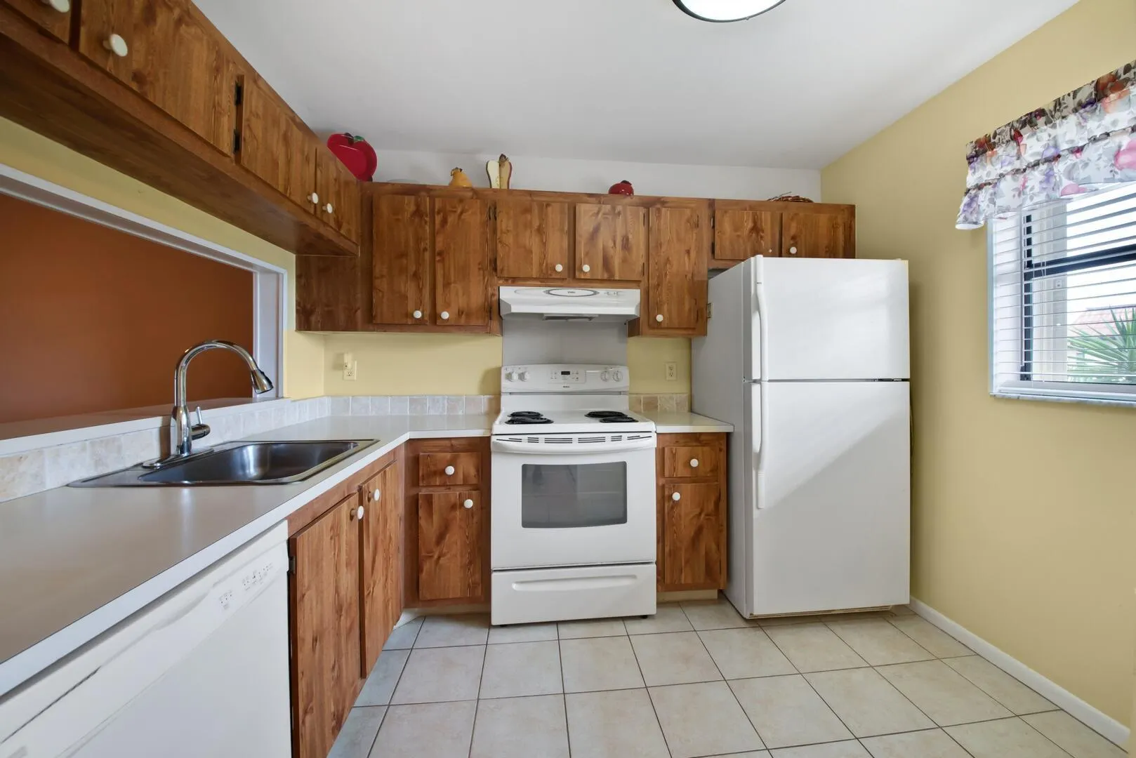 7118 Golf Colony Court, #205