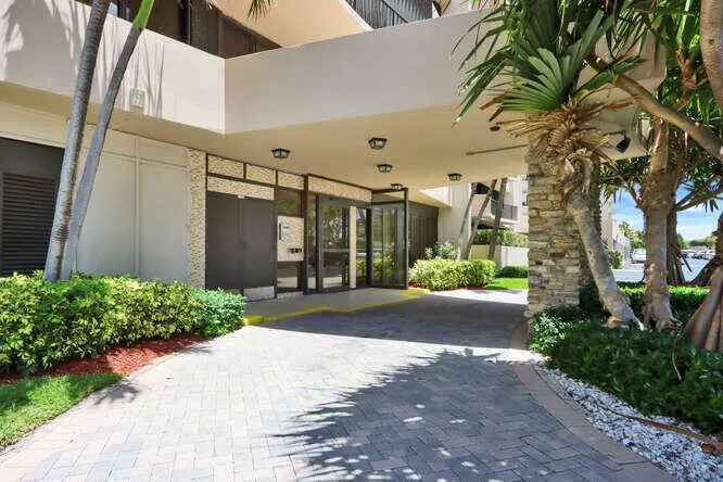 4200 N Ocean Drive, #2-903