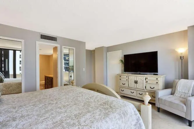 4200 N Ocean Drive, #2-903