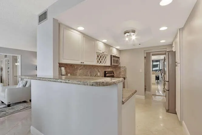 4200 N Ocean Drive, #2-903