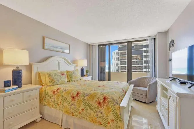 4200 N Ocean Drive, #2-903