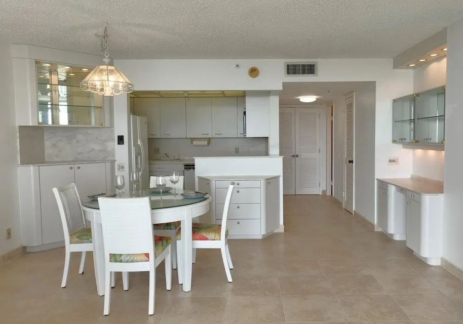 2000 Coco Plum Drive, #601