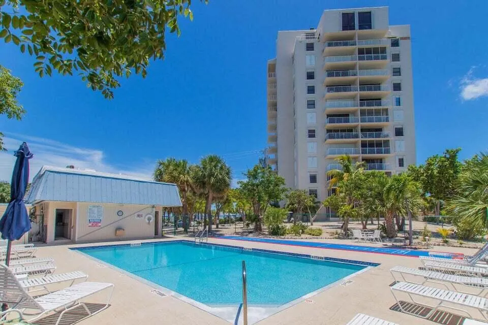 2000 Coco Plum Drive, #601