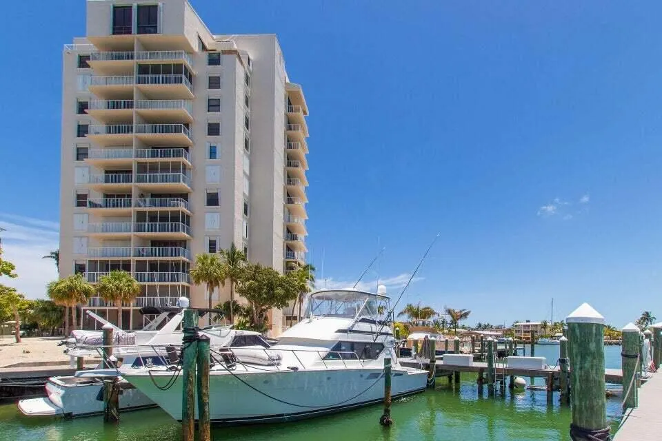2000 Coco Plum Drive, #601