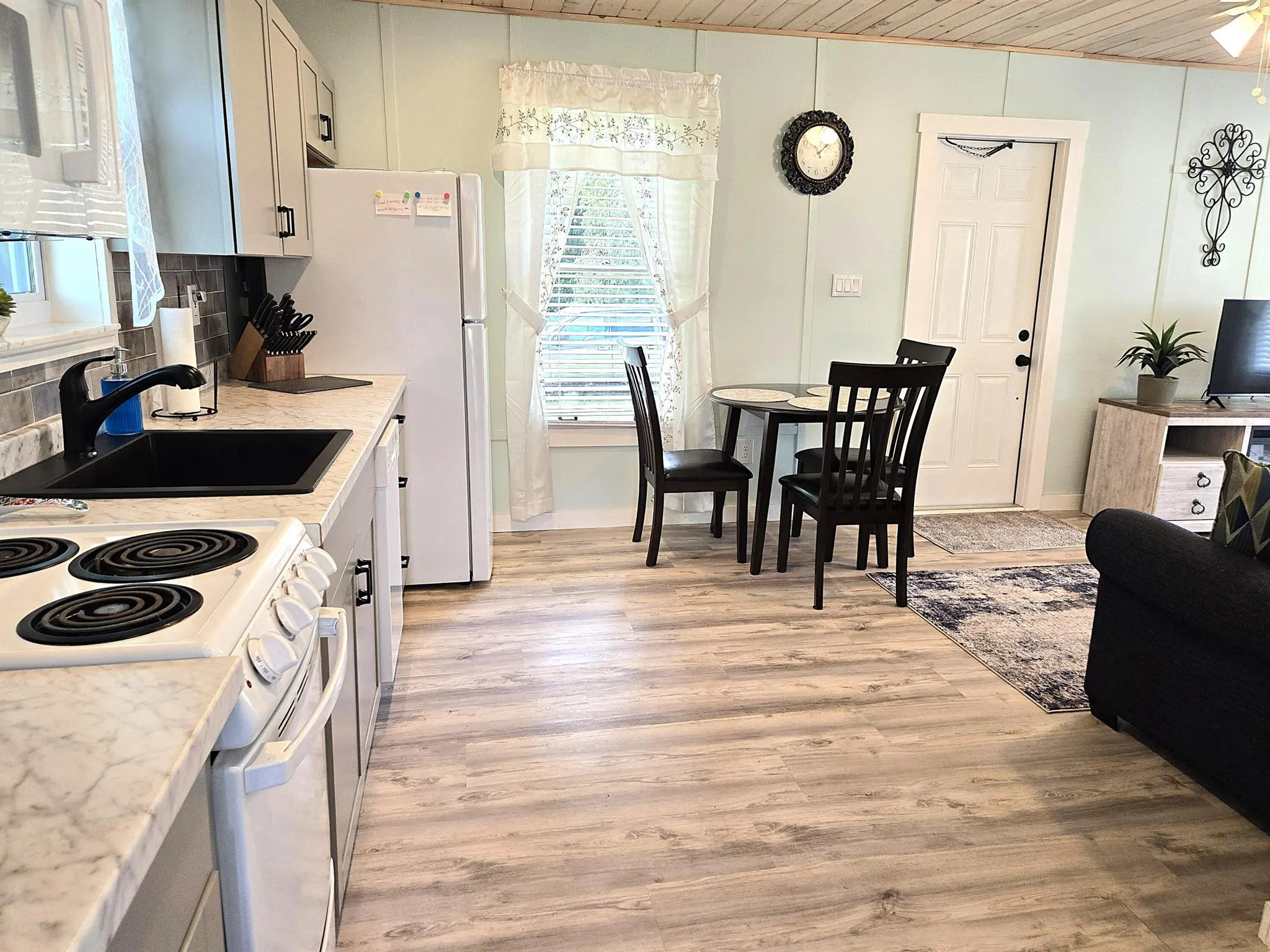 2219 County Road 721 Loop