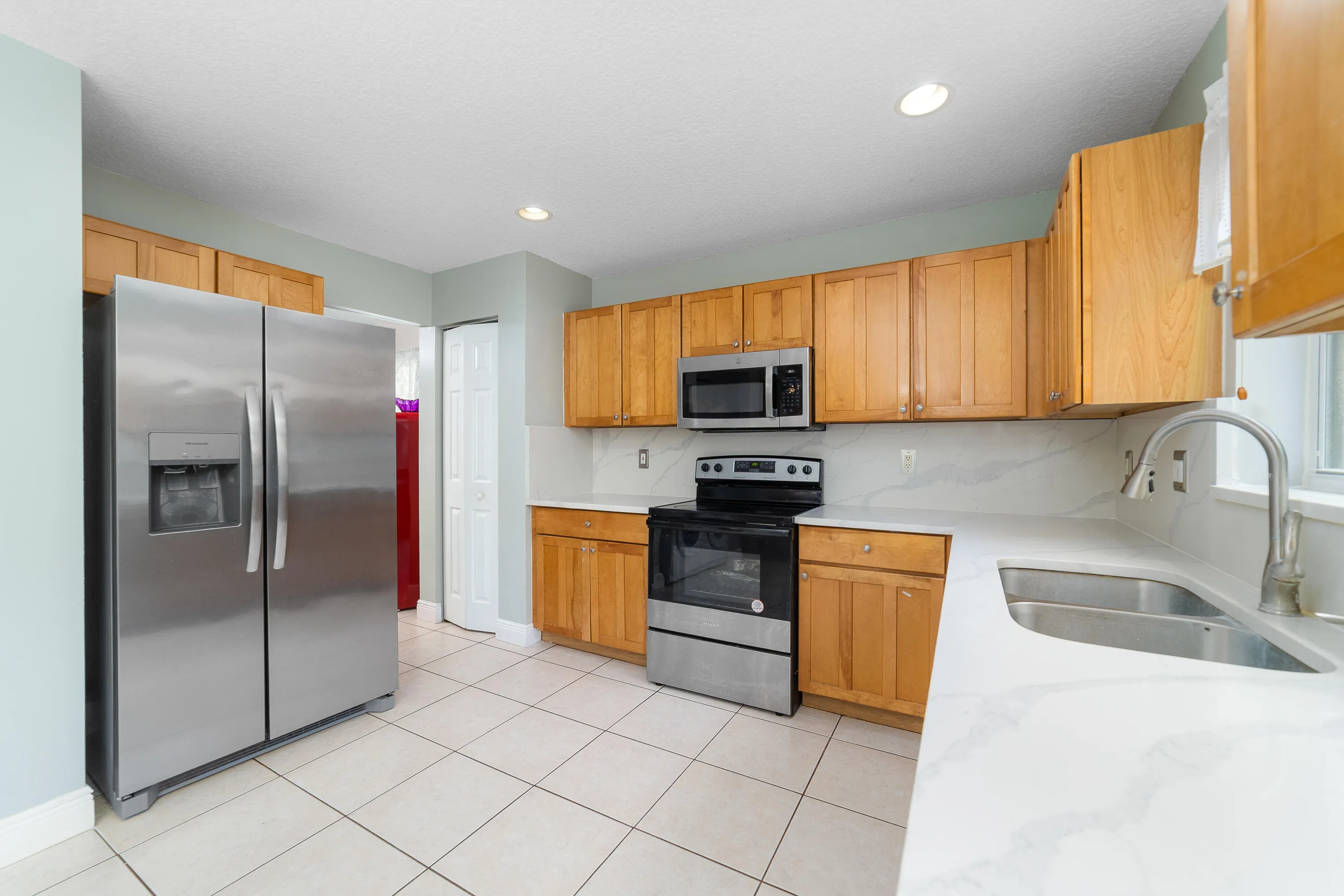 3943 Crescent Creek Drive