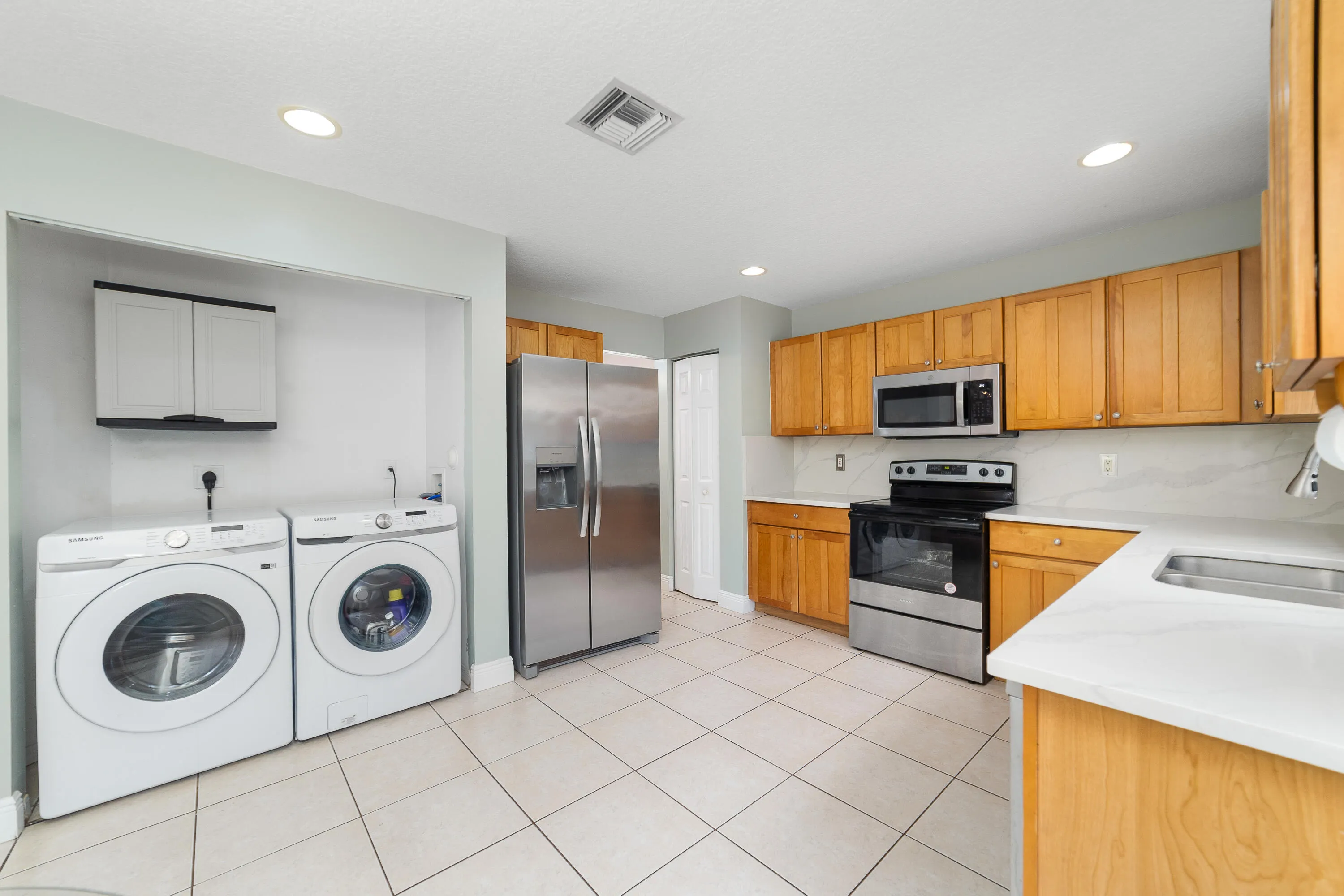 3943 Crescent Creek Drive