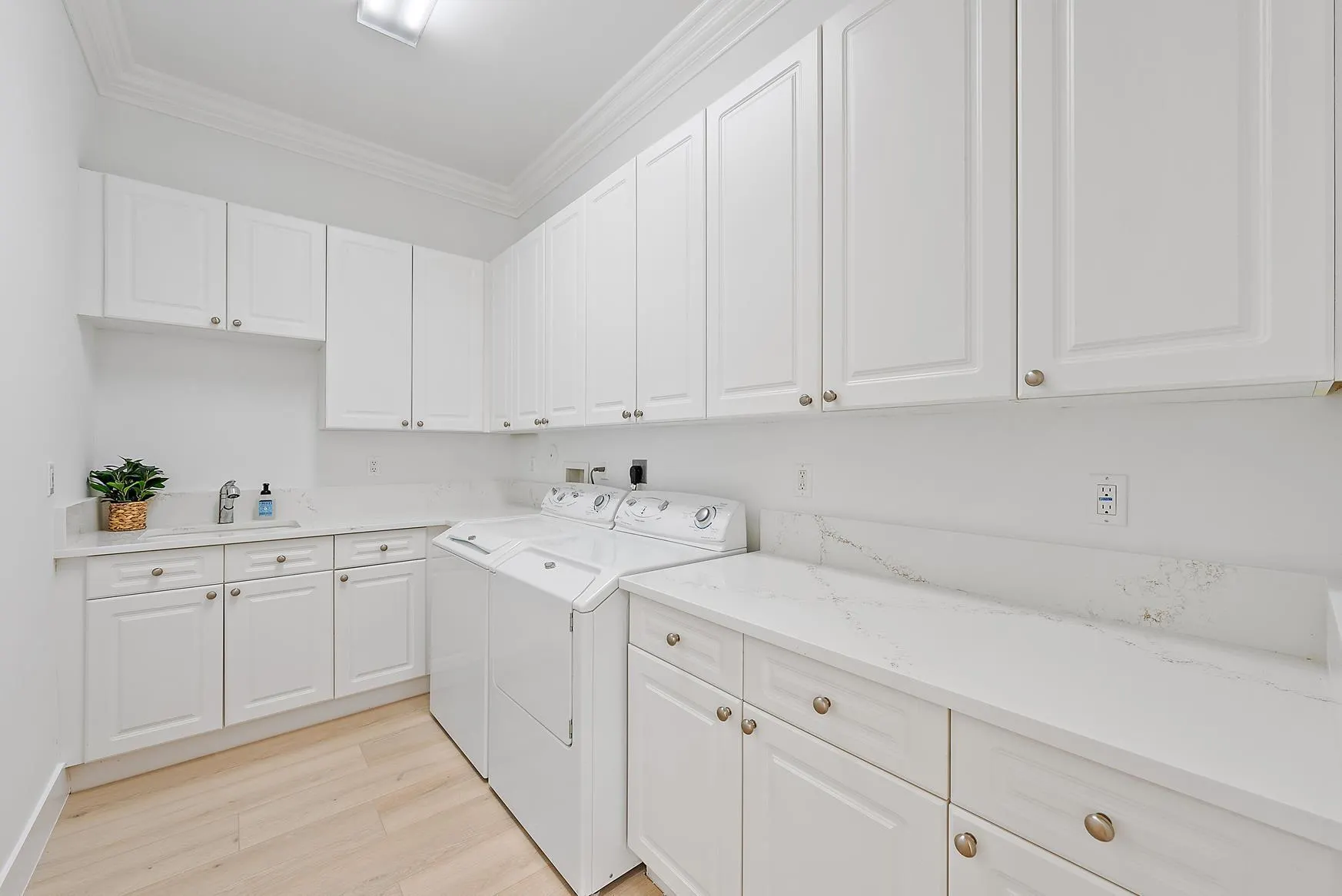 17065 Bay Street