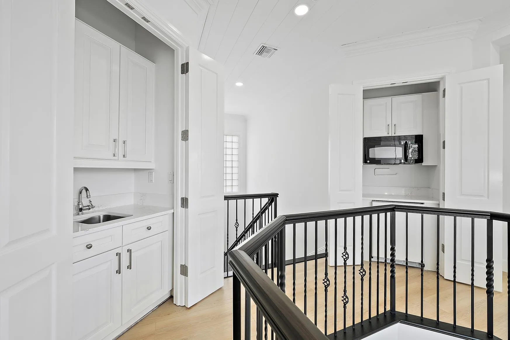 17065 Bay Street