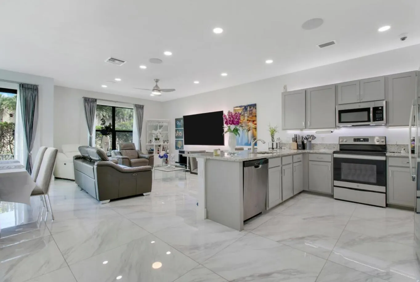 1010 Willow Place