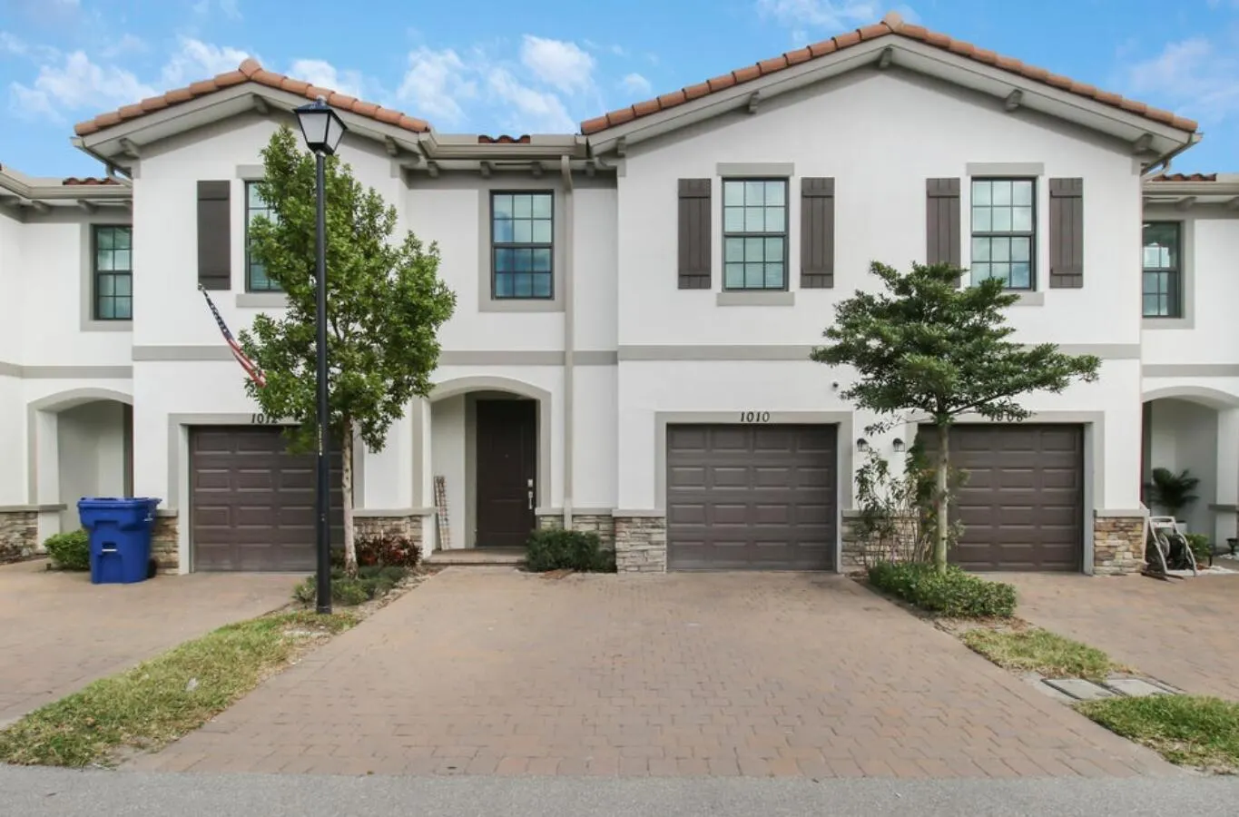 1010 Willow Place