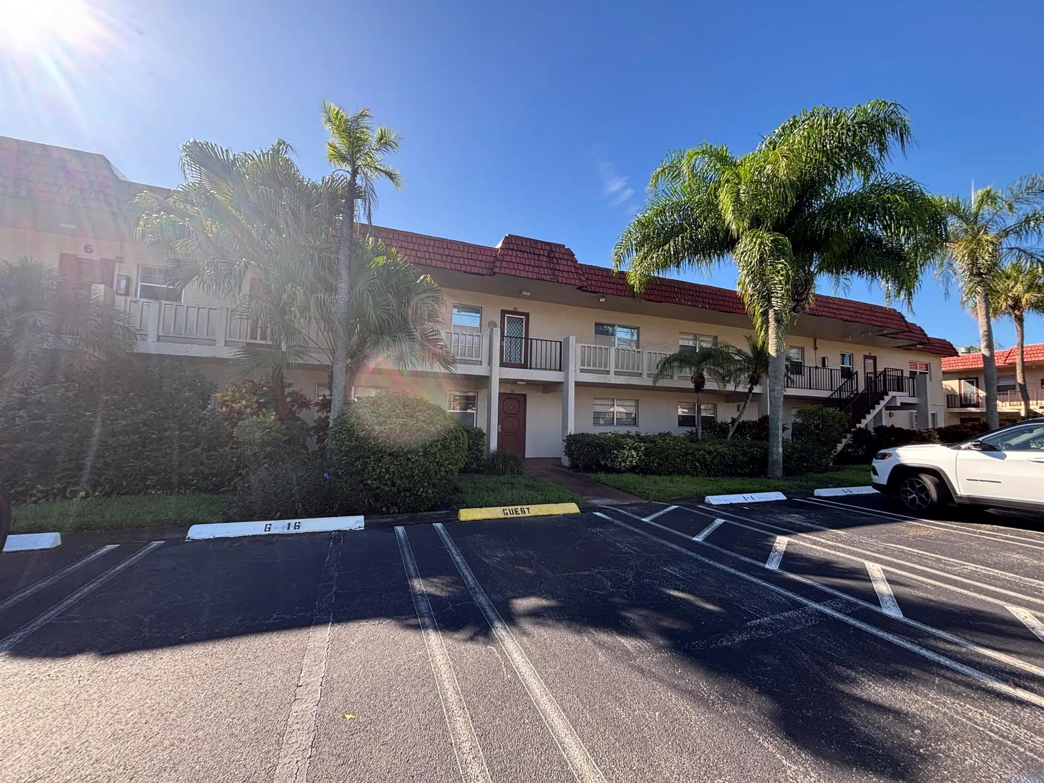6 Abbey Lane, #106