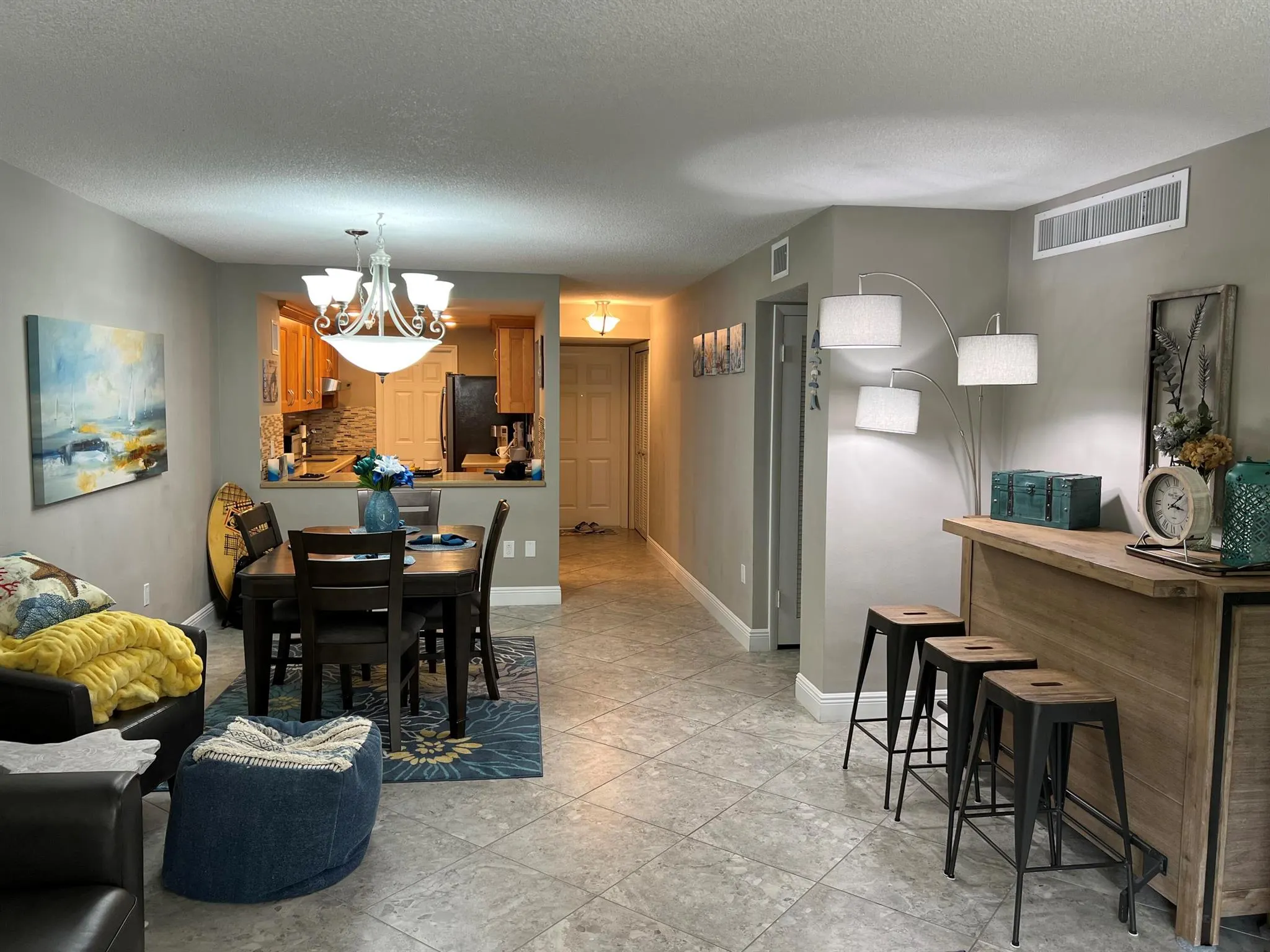 1021 Hillsboro Mile, #103