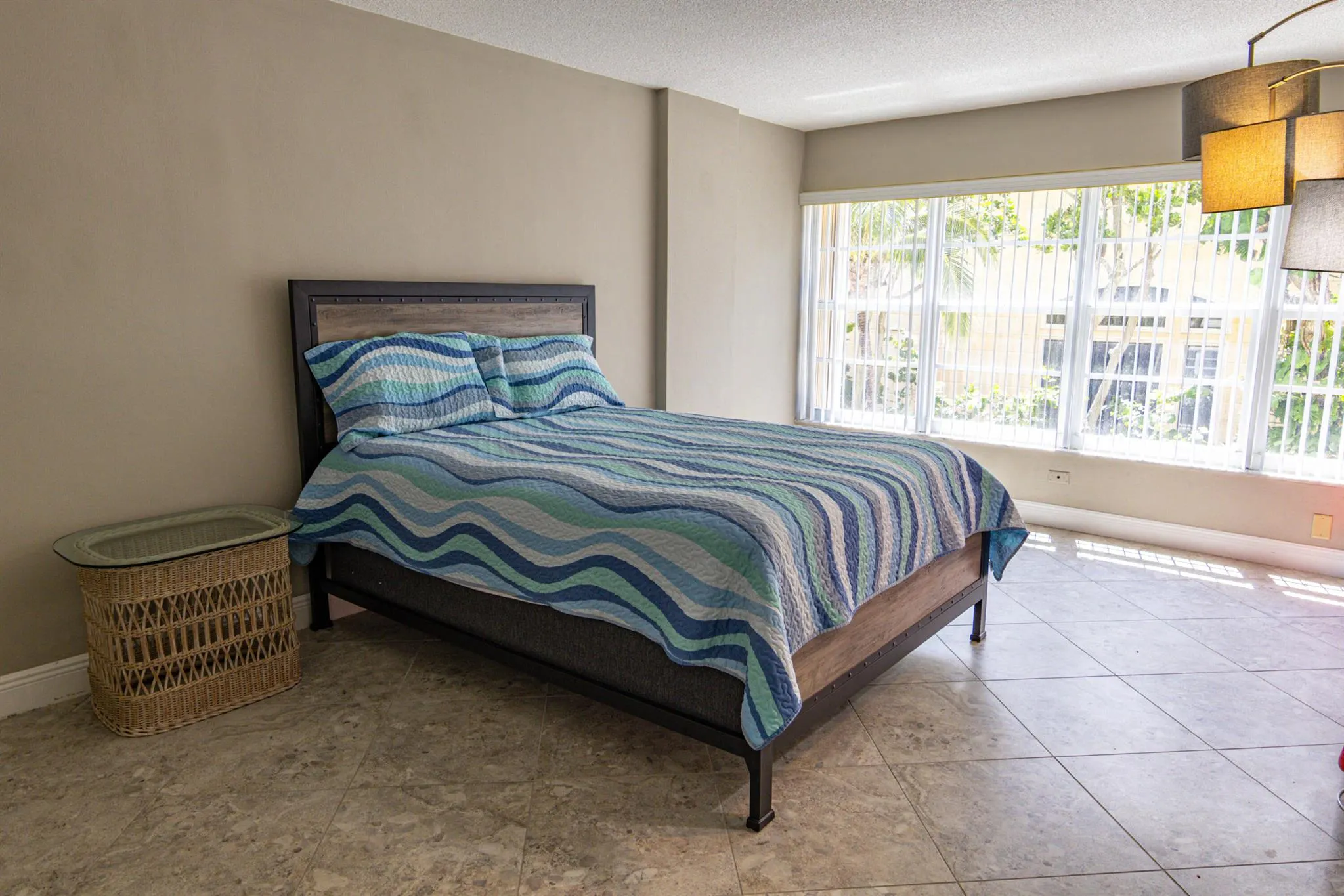 1021 Hillsboro Mile, #103