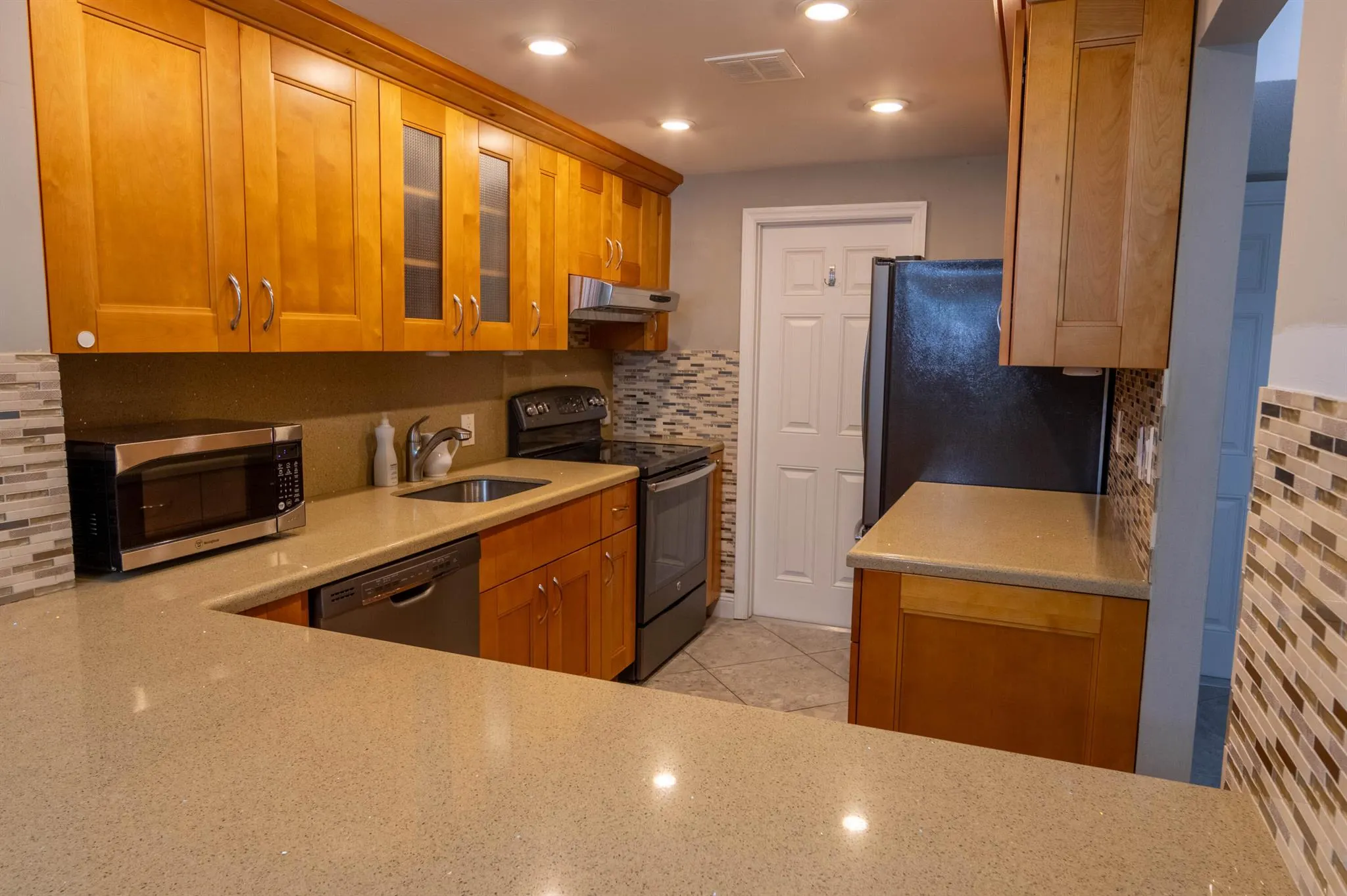1021 Hillsboro Mile, #103