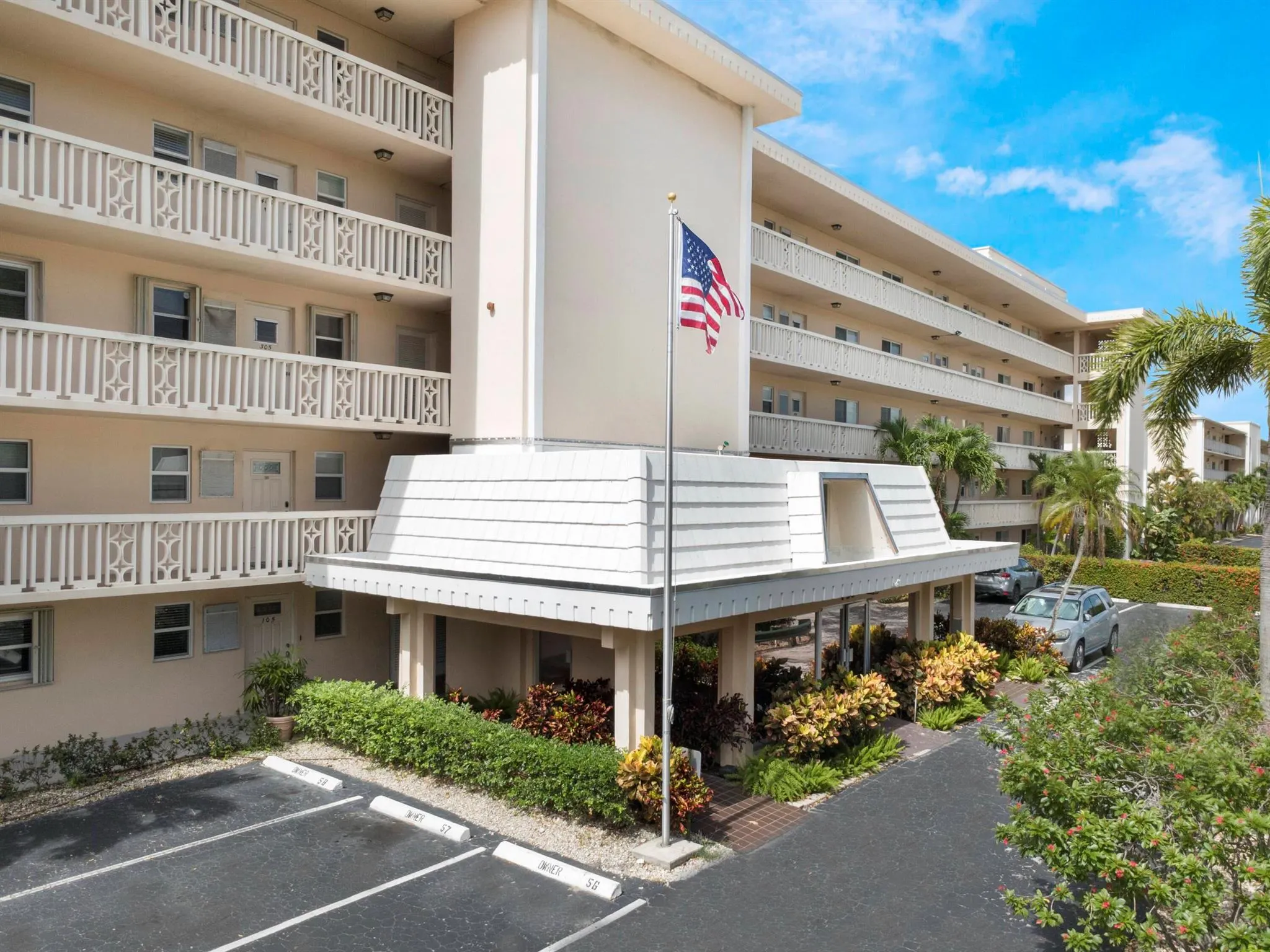 750 NE Spanish River 2020 Boulevard, #2020