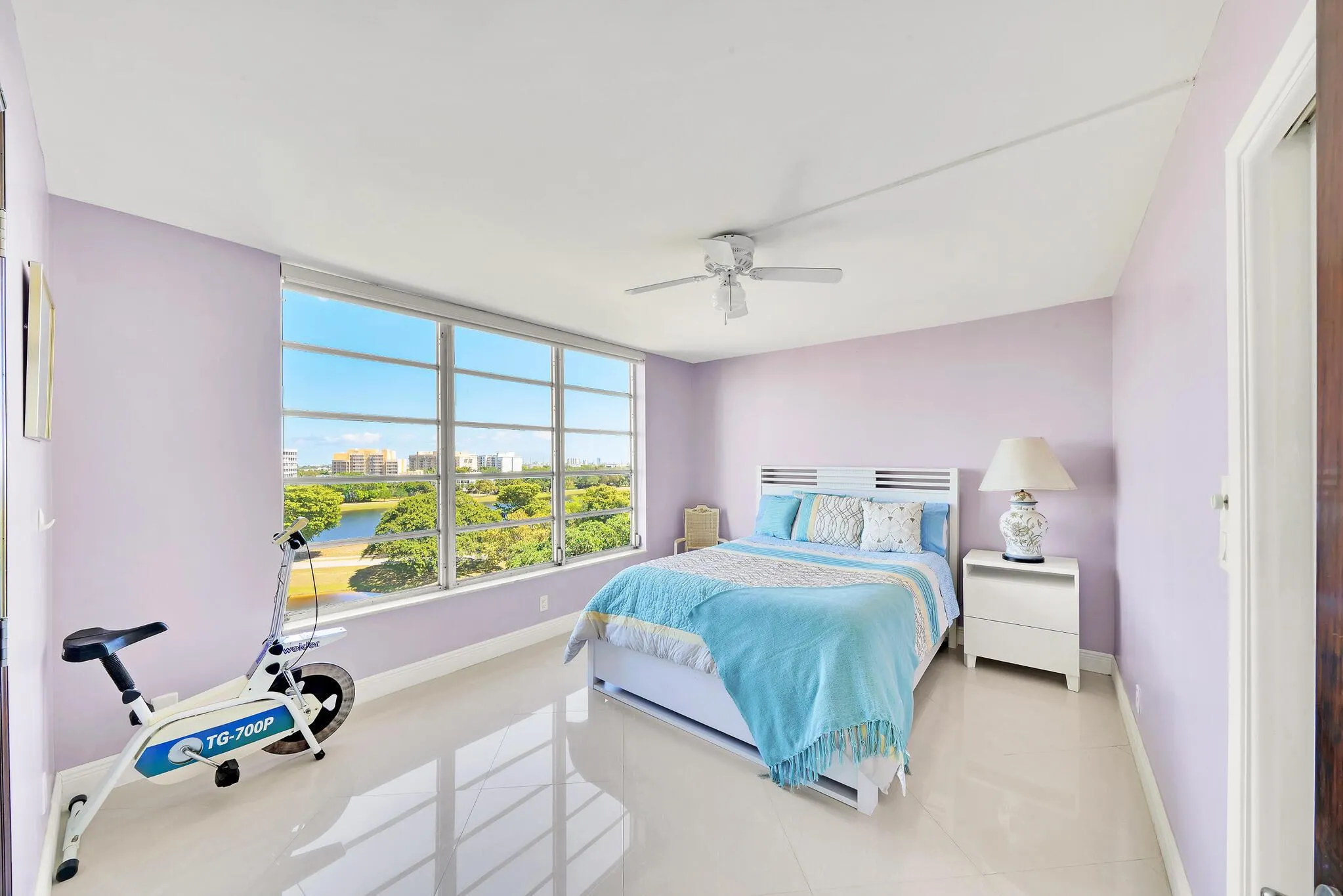 2940 N Course Drive, #811