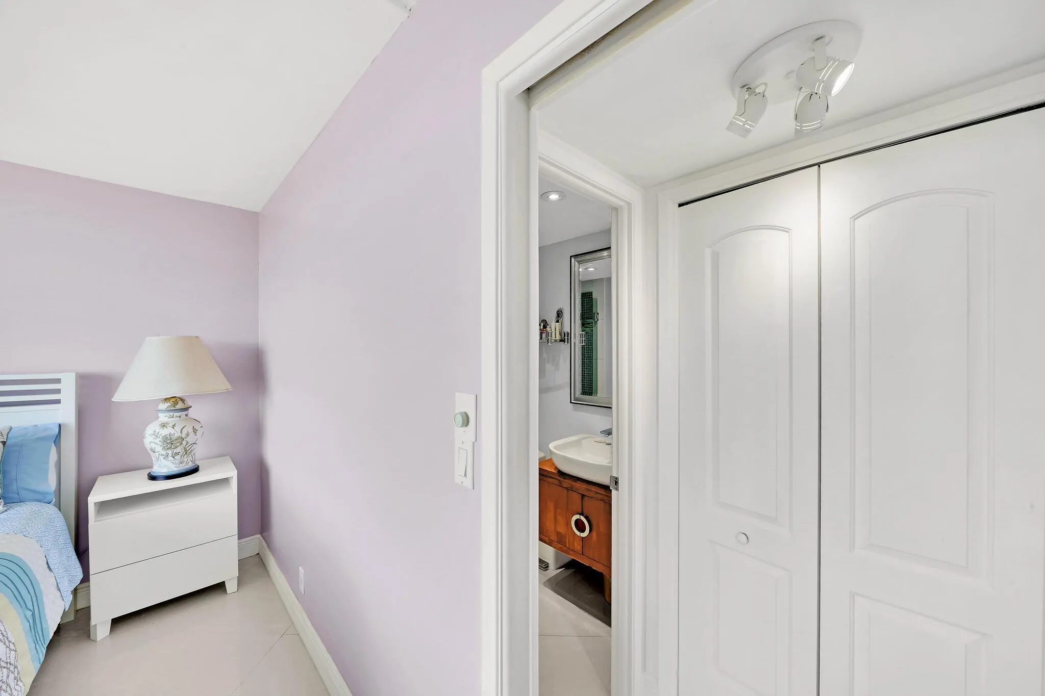 2940 N Course Drive, #811