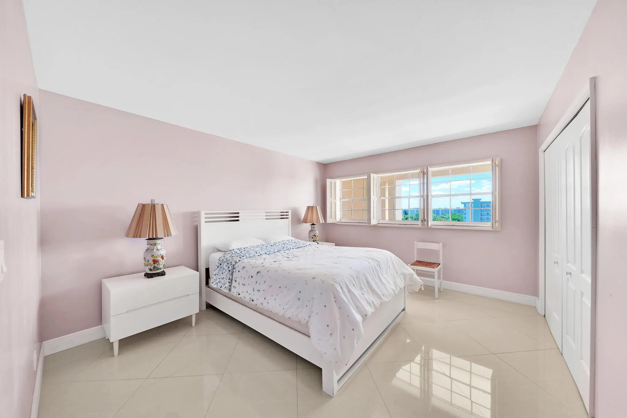 2940 N Course Drive, #811