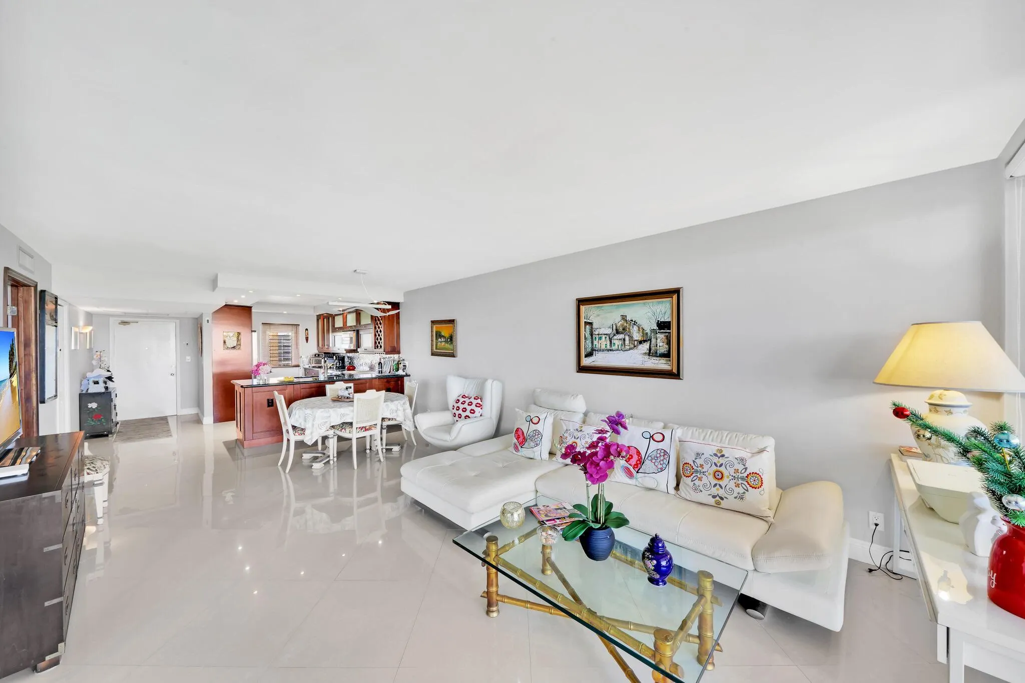 2940 N Course Drive, #811