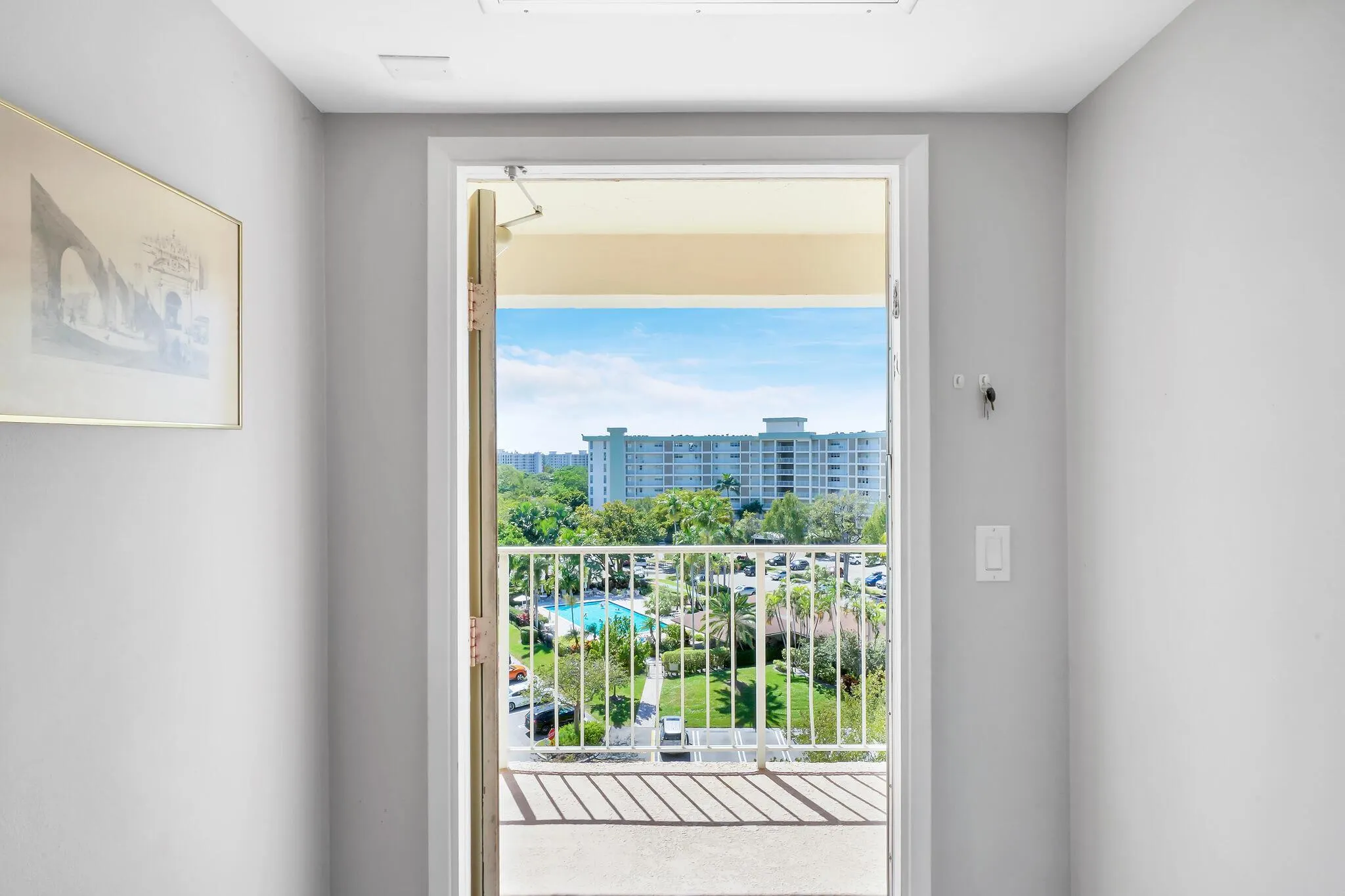2940 N Course Drive, #811
