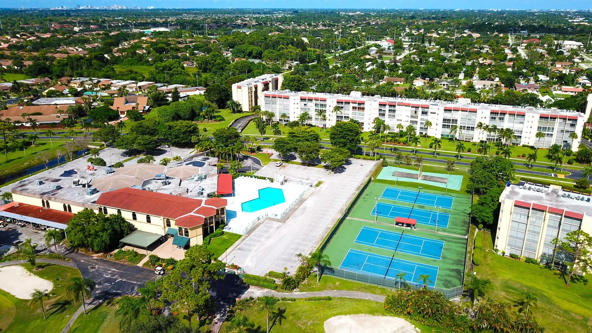 3810 Via Poinciana, #404