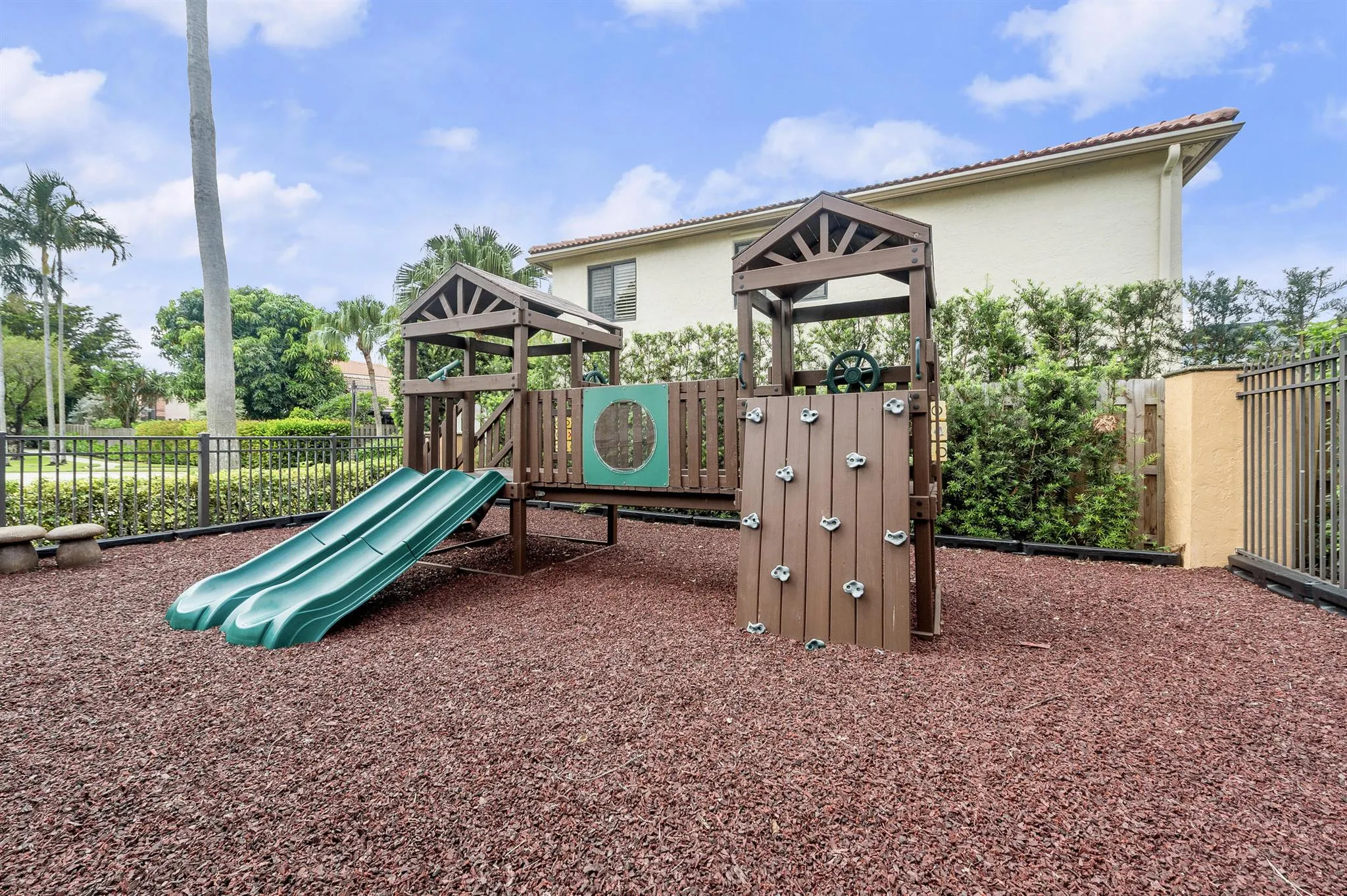 1712 Shoreside Circle Circle