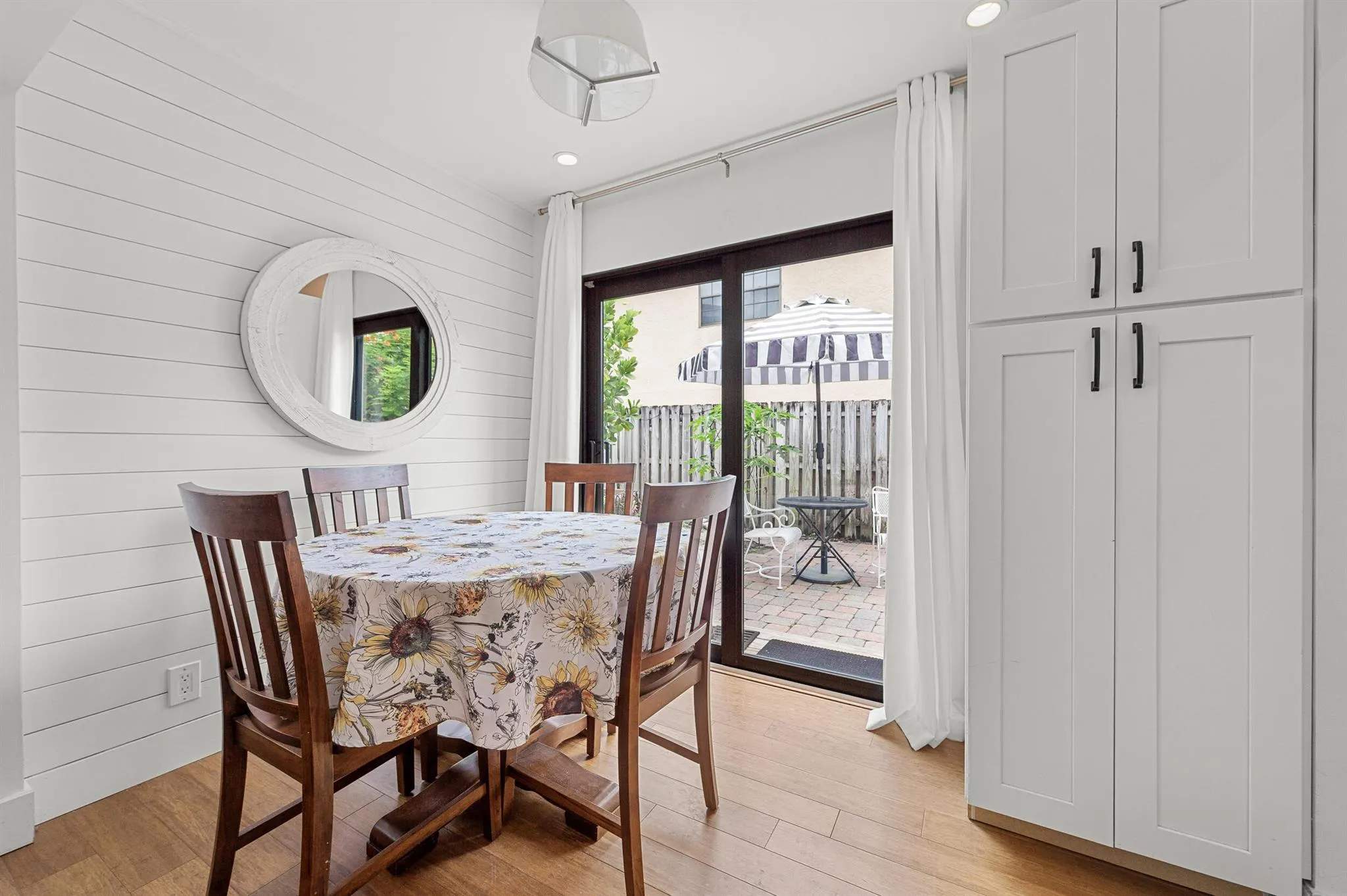 1712 Shoreside Circle Circle