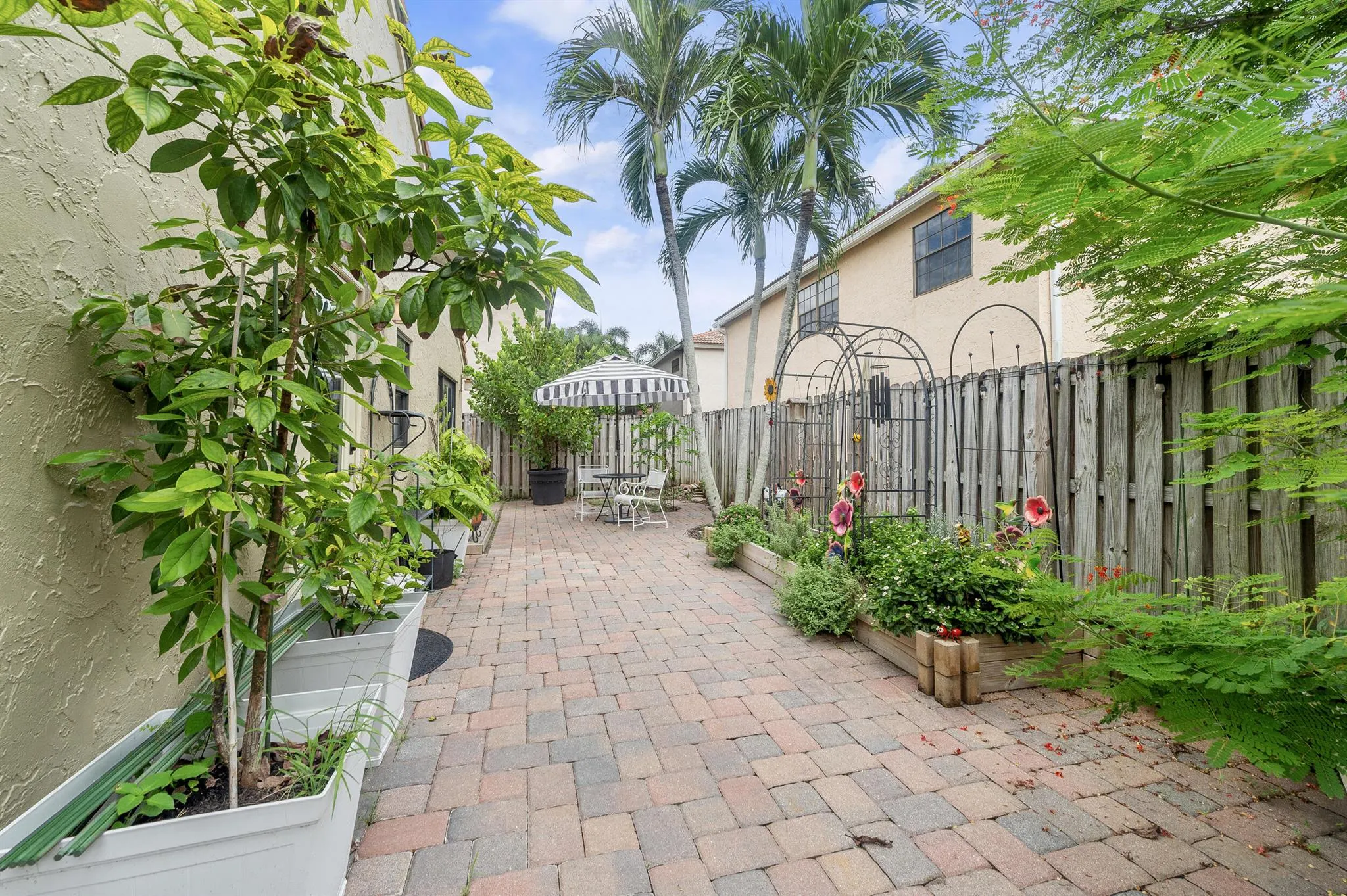 1712 Shoreside Circle Circle