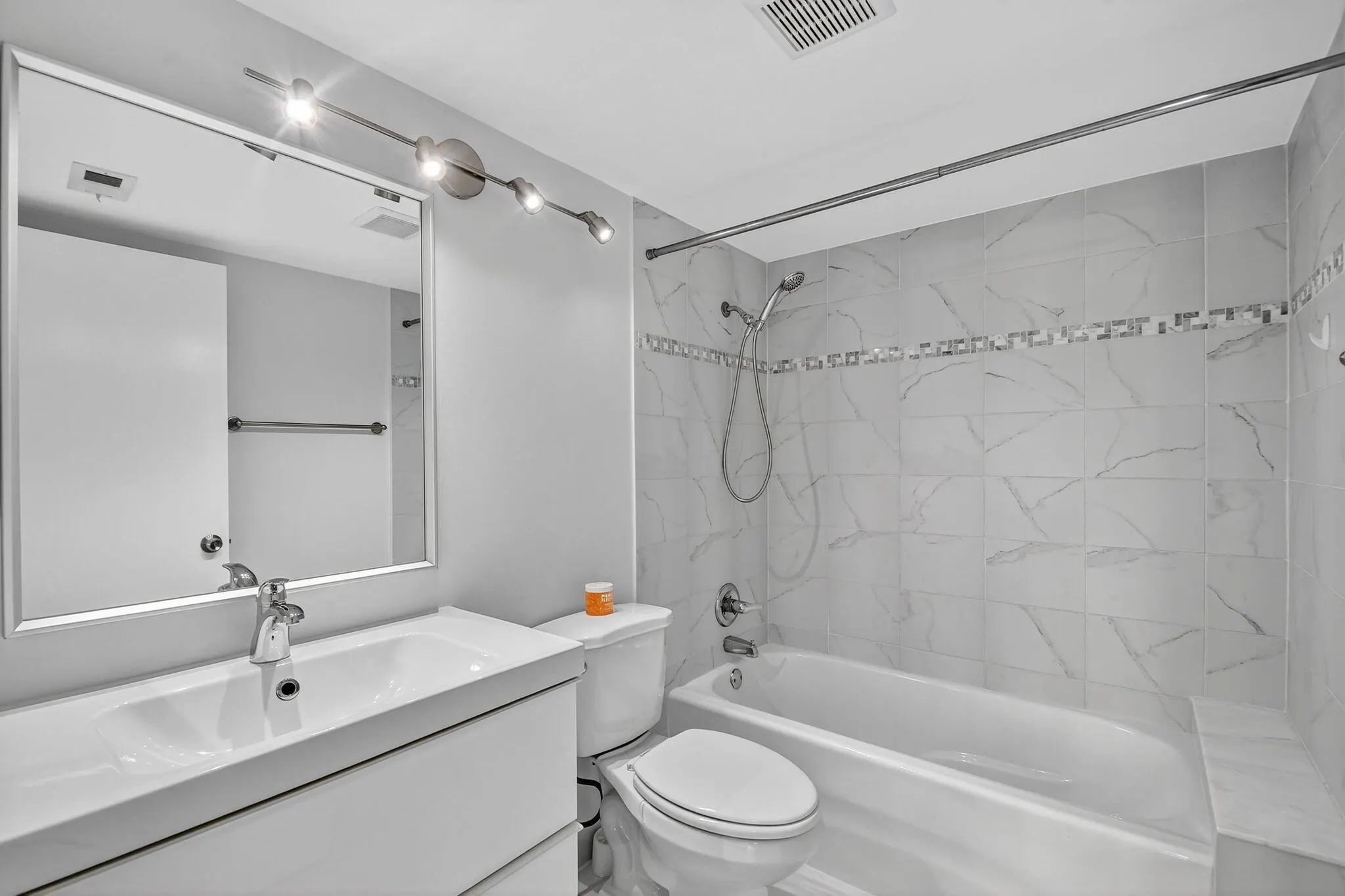 1002 Green Pine Boulevard, #C2