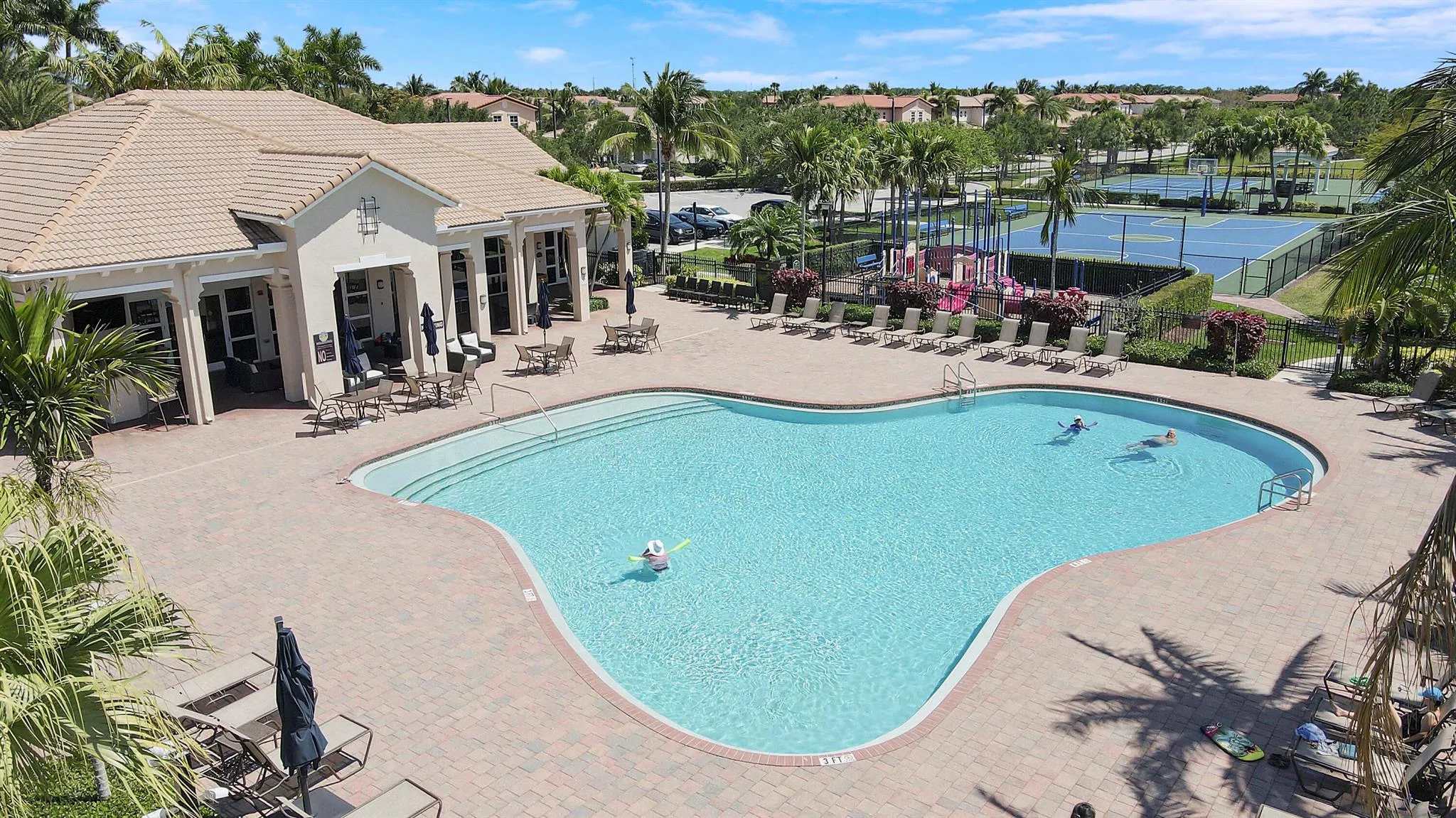 404 Rudder Cay Way