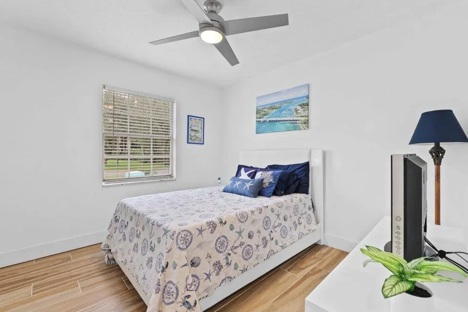 5554 Hibiscus Road