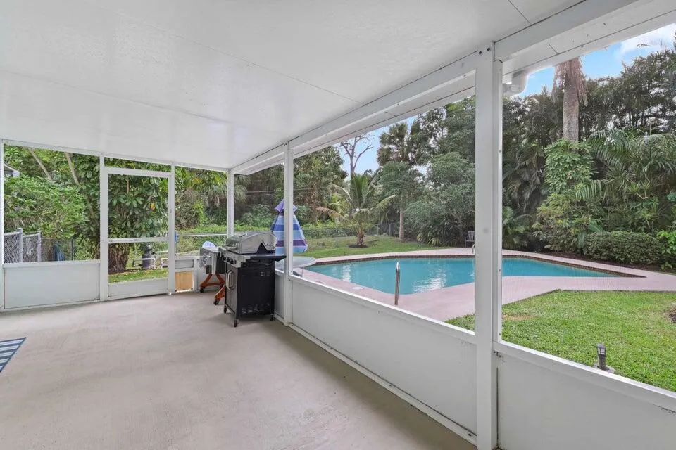 5554 Hibiscus Road