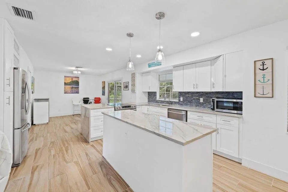 5554 Hibiscus Road
