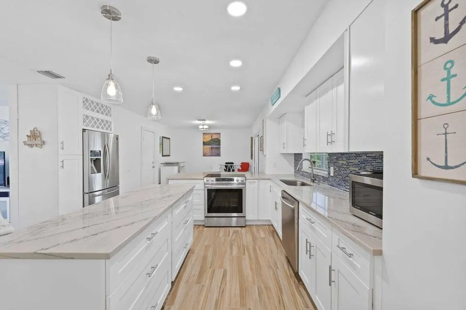 5554 Hibiscus Road