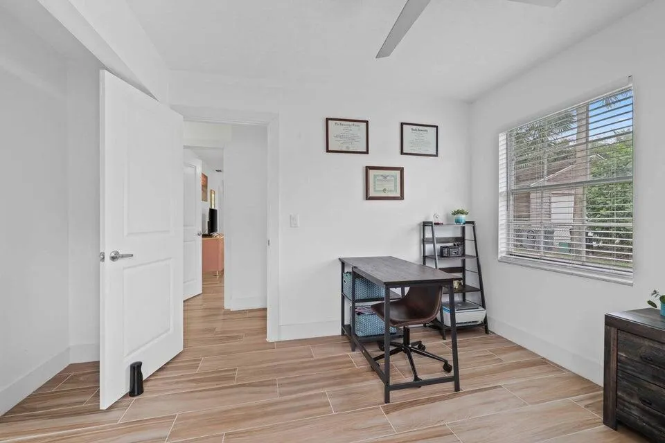 5554 Hibiscus Road