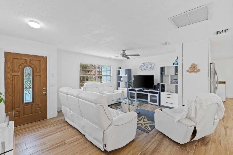 5554 Hibiscus Road