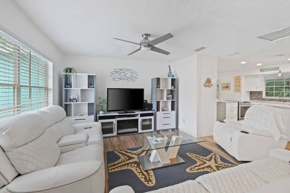 5554 Hibiscus Road