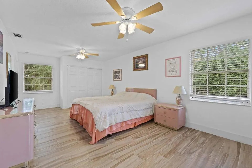 5554 Hibiscus Road