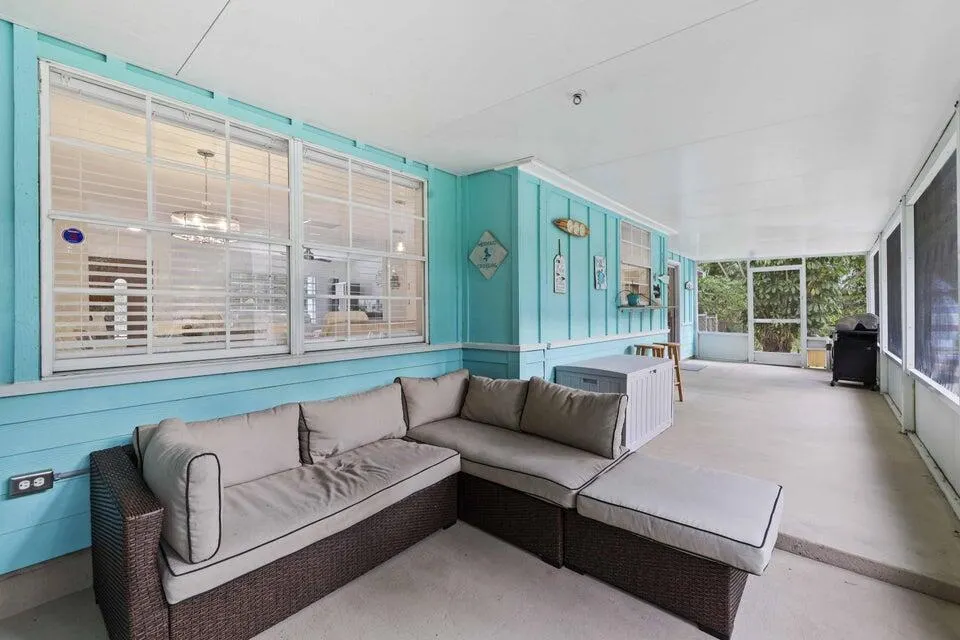5554 Hibiscus Road