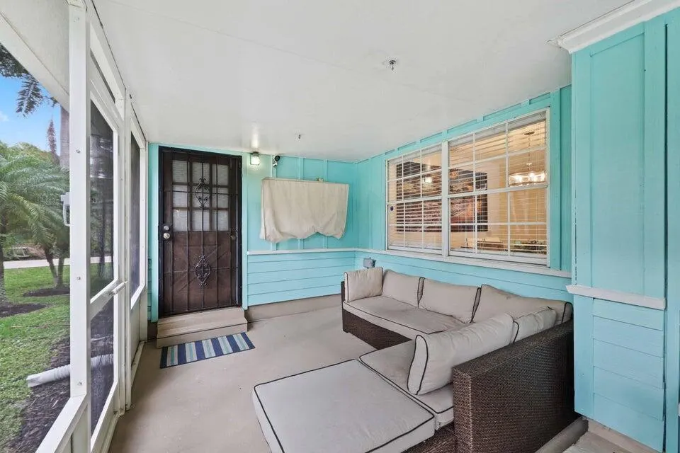 5554 Hibiscus Road