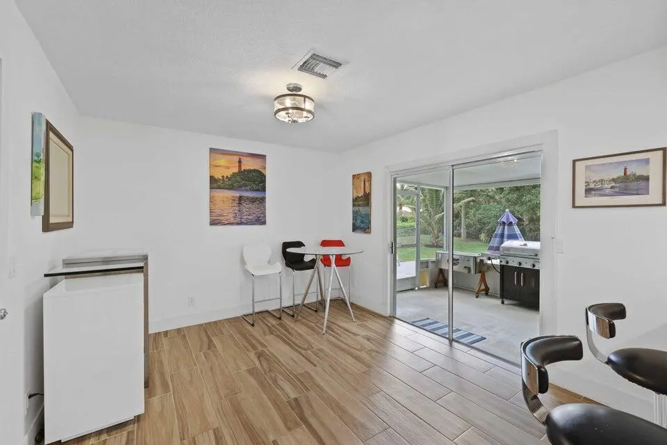 5554 Hibiscus Road
