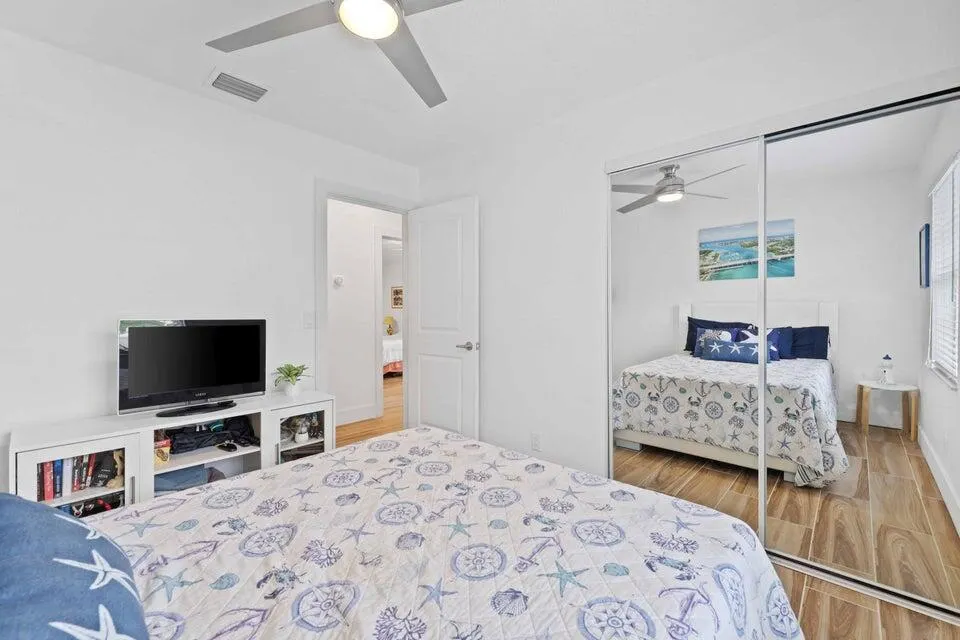 5554 Hibiscus Road