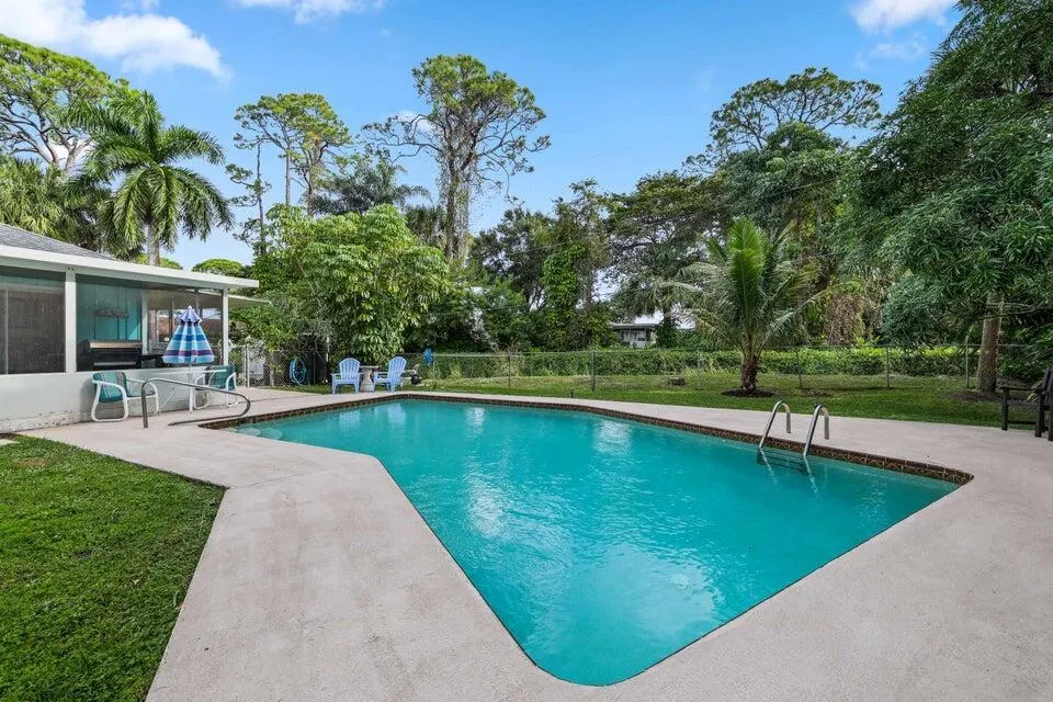 5554 Hibiscus Road